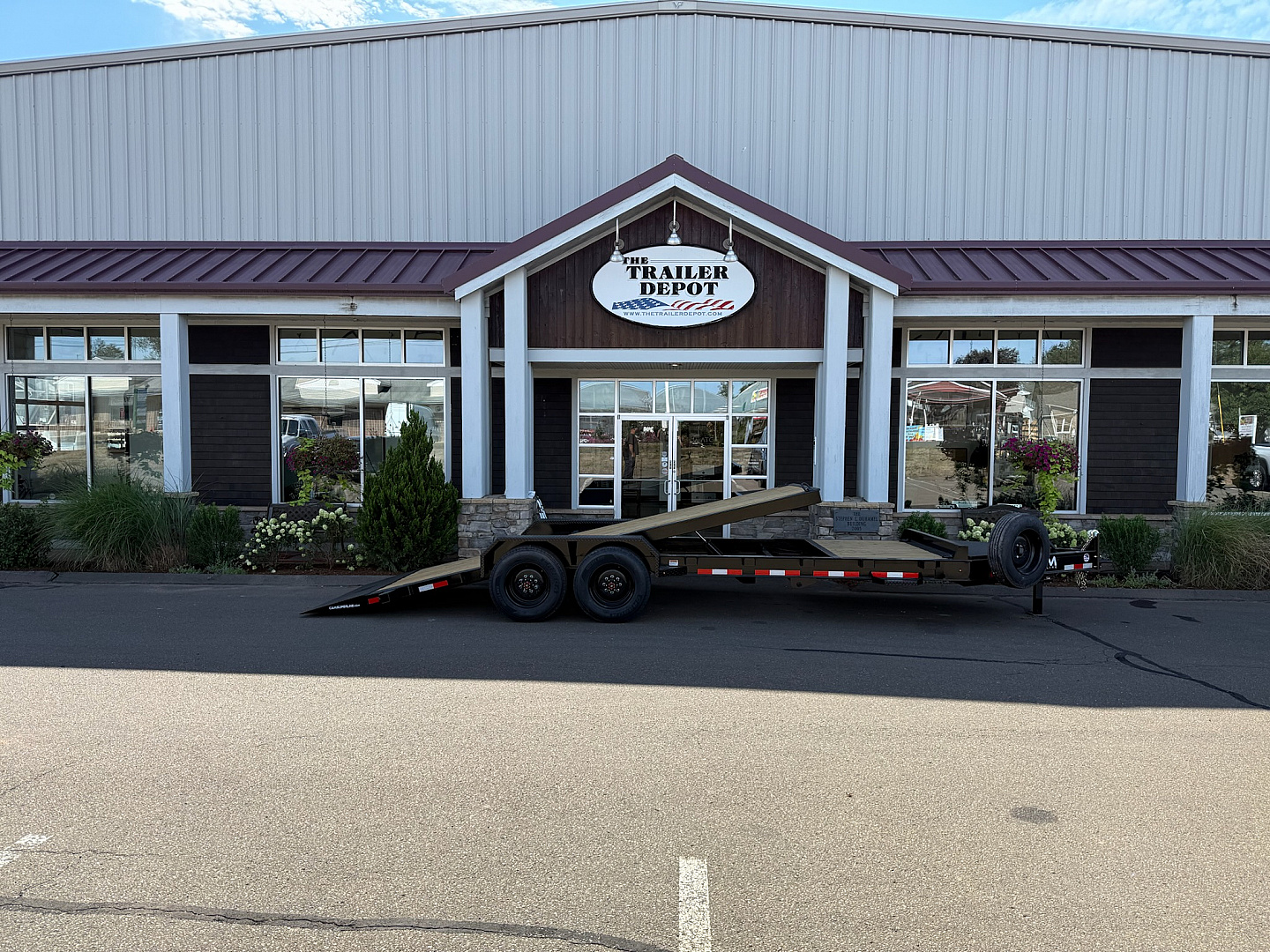 New CAM SUPERLINE 7′ X 18′ + 4′ BEAST SPLIT TILT TRAILER 22K