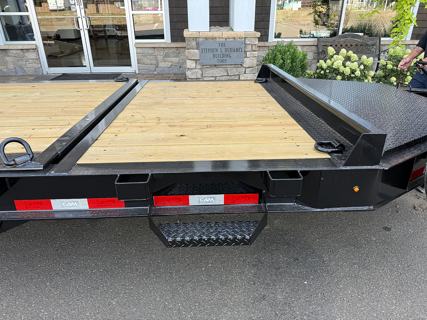 New CAM SUPERLINE 7′ X 18′ + 4′ BEAST SPLIT TILT TRAILER 22K