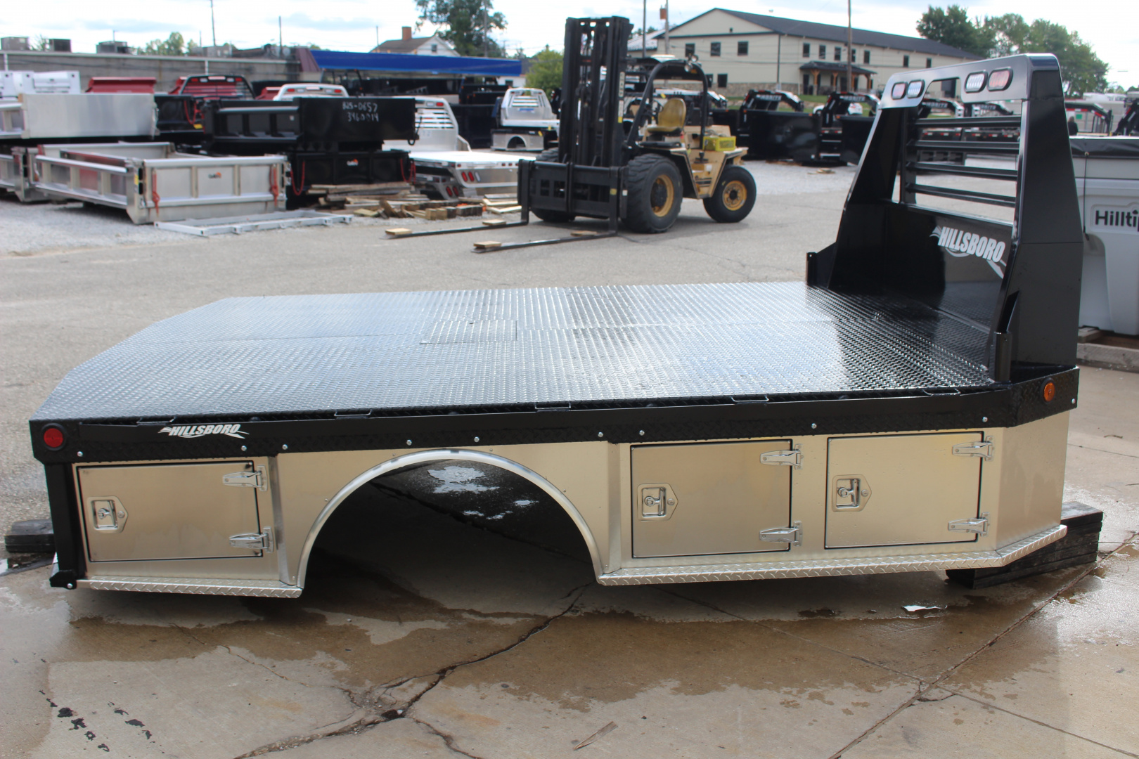 New 2026 Hillsboro 500 Series Hybrid Steel/Aluminum Truck Bed 8' x 11.4' Truck Bed - 84" CA