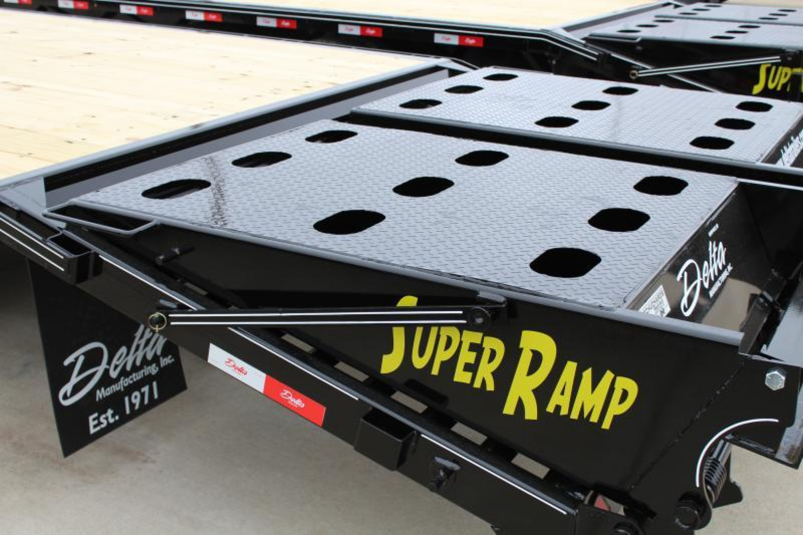 New 2025 Delta Trailers 36' Gooseneck Flatbed Trailer