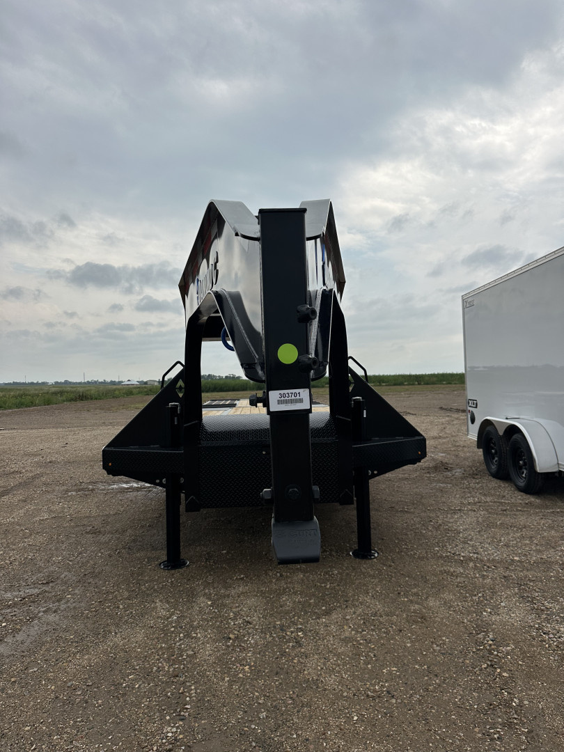 New 2025 Diamond C Trailers FMAX210HDT Flatbed Trailer