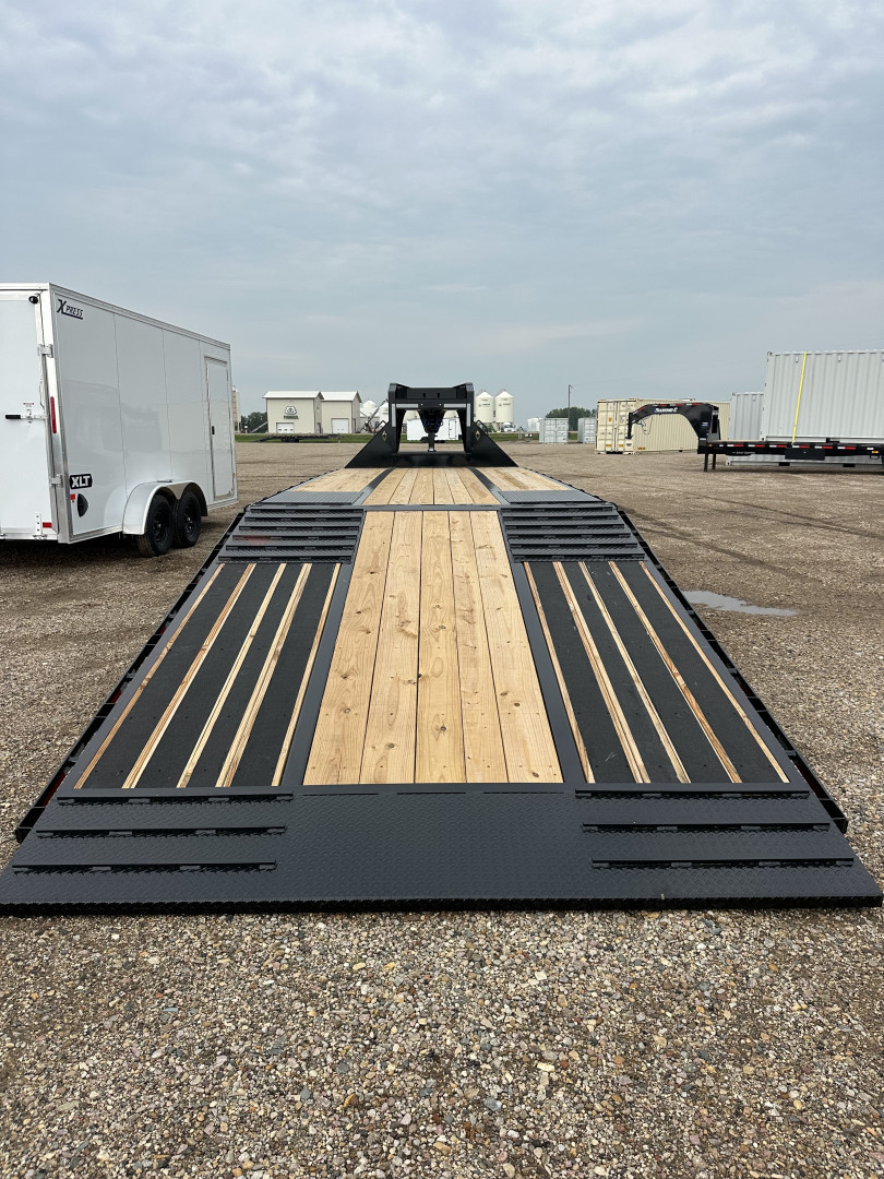 New 2025 Diamond C Trailers FMAX210HDT Flatbed Trailer