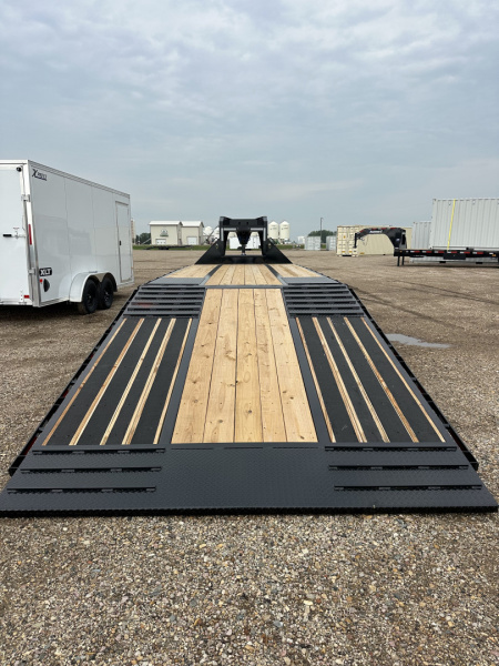 New 2025 Diamond C Trailers FMAX210HDT Flatbed Trailer