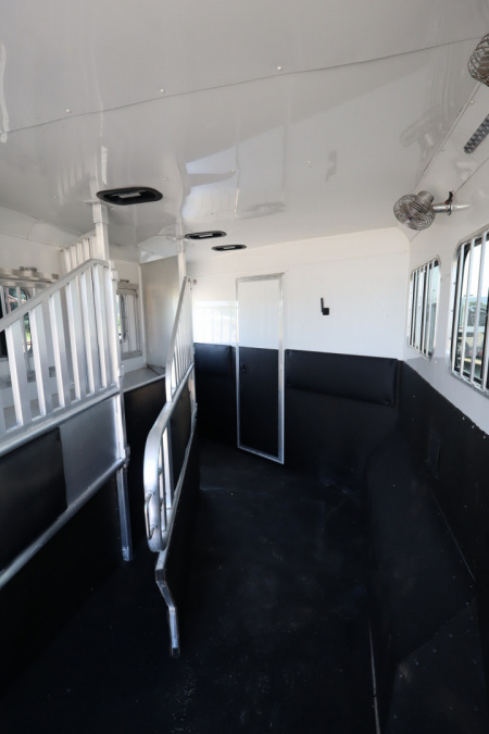 Used 2015 Merhow Trailers 3 Horse LQ Trailer