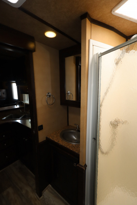 Used 2015 Merhow Trailers 3 Horse LQ Trailer