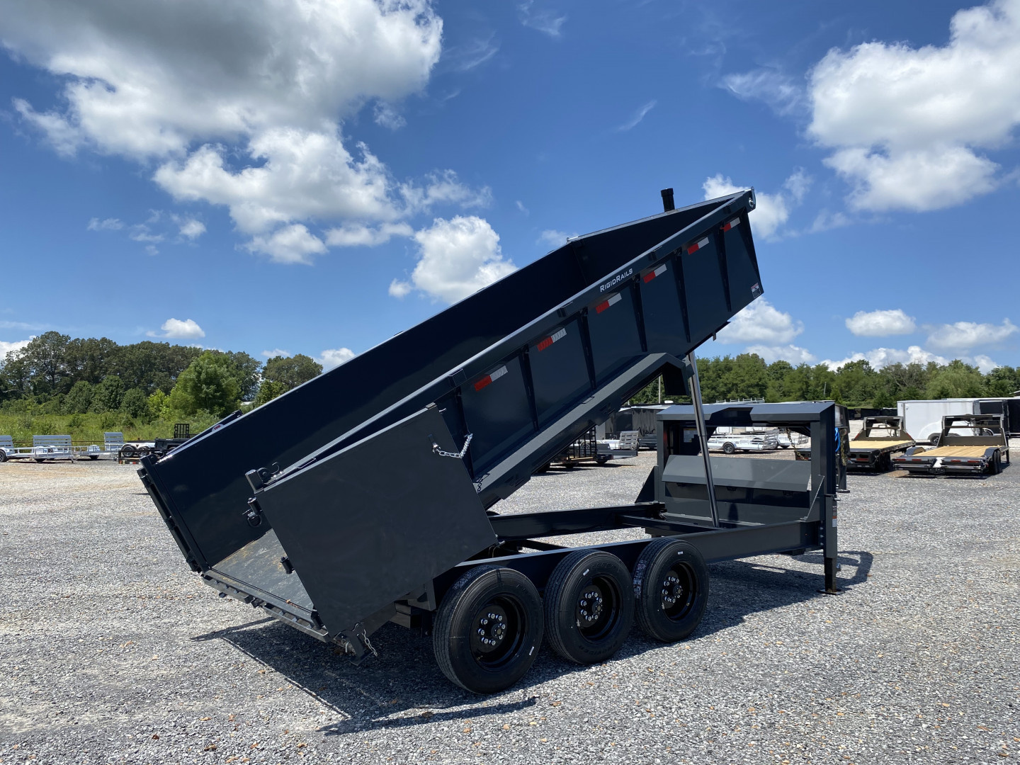New 2026 Lamar Gooseneck Dump Trailer | 83" x 16' | 21K GVWR