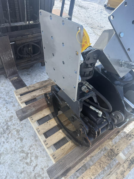 New 2025 Woody 36  GRAPPLE W/ROTATOR & plate Grapples