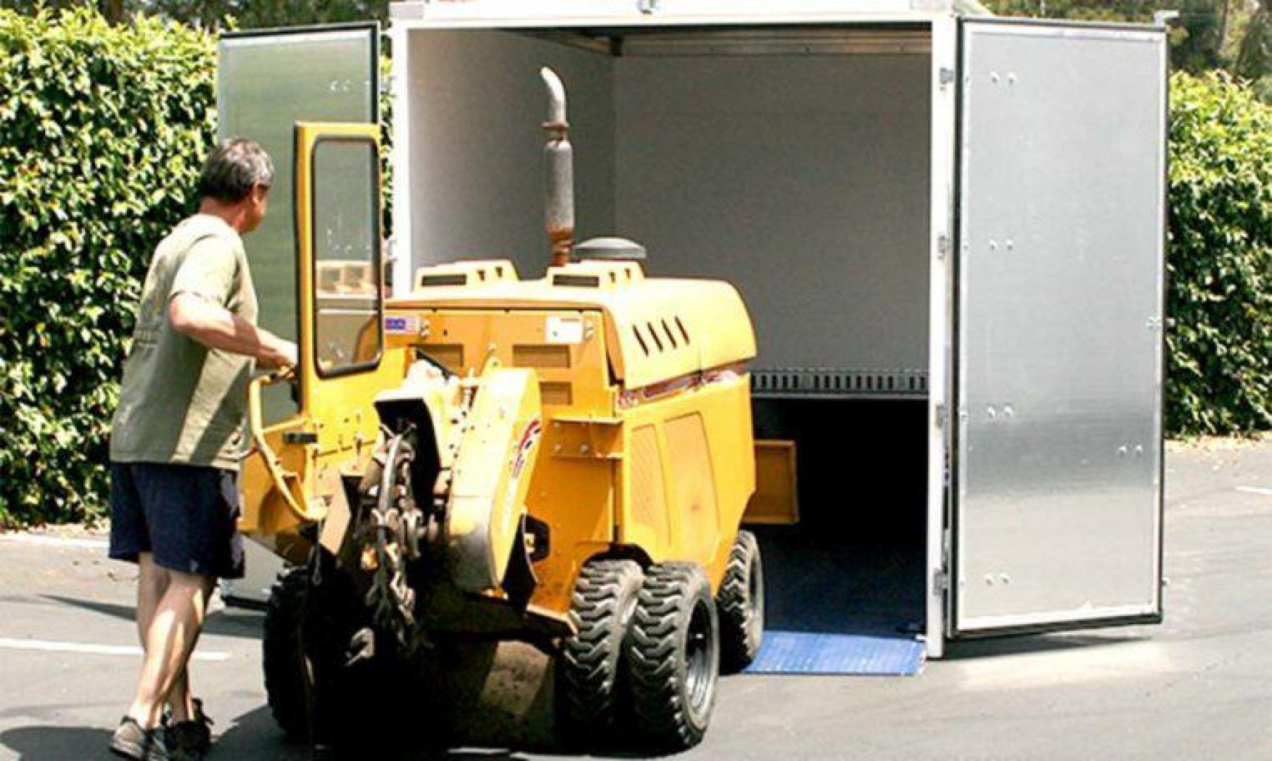 New 2024 Air Tow ENCLOSED DROP DECK Cargo / Enclosed Trailer