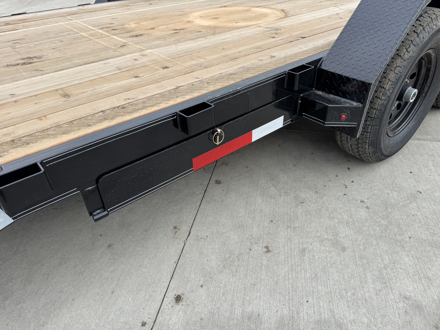 New NEW 2026 Double A 22’ flatbed Equipment Trailer 2-5200 lb axles=10K, dovetail, Slide In Ramps
