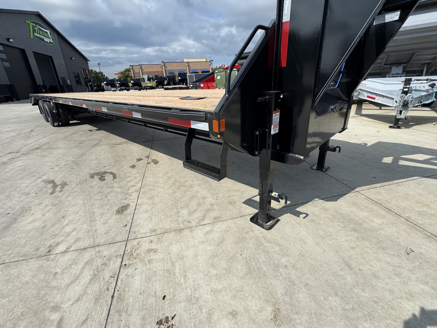 New 2026 Double A 40’ Gooseneck Deckover 35’ plus 5’ x 102” with 2-12K tandem dual axles=26K