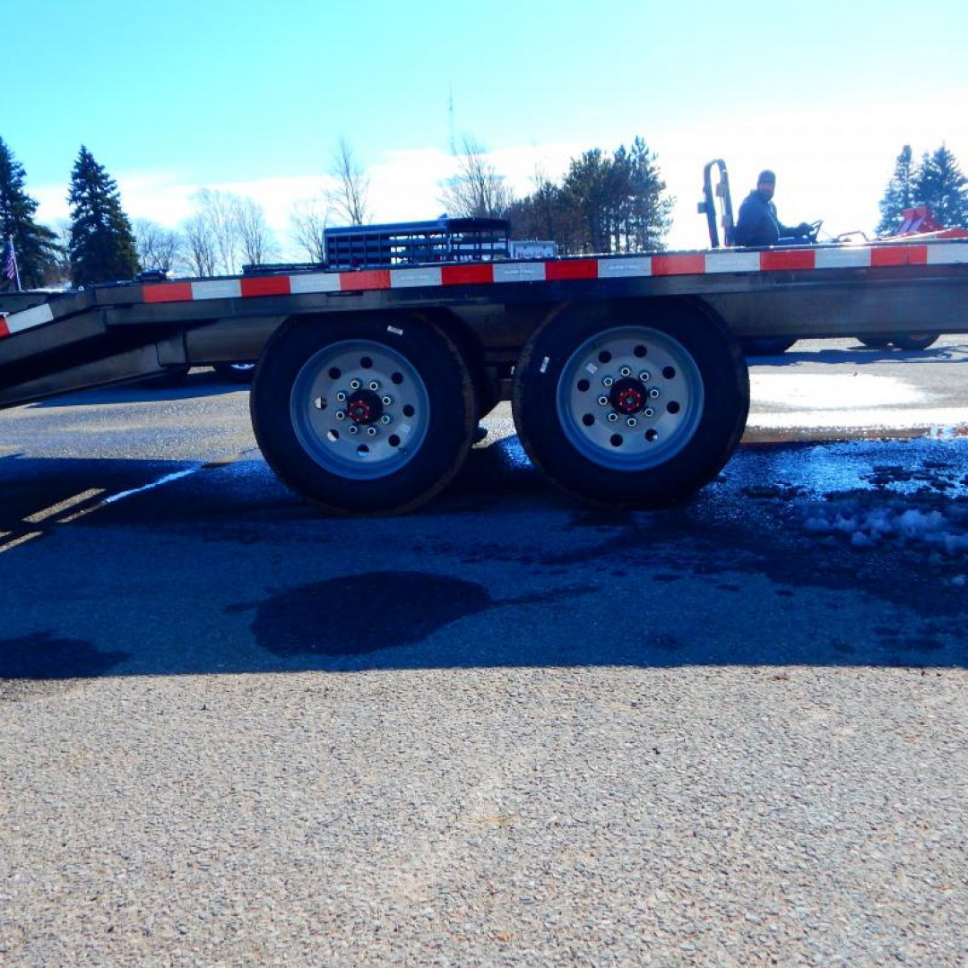 New 2025 Sure-Trac 8.5 x 20+5 Heavy Duty Low Profile Beavertail Deckover Trailer  17.6K