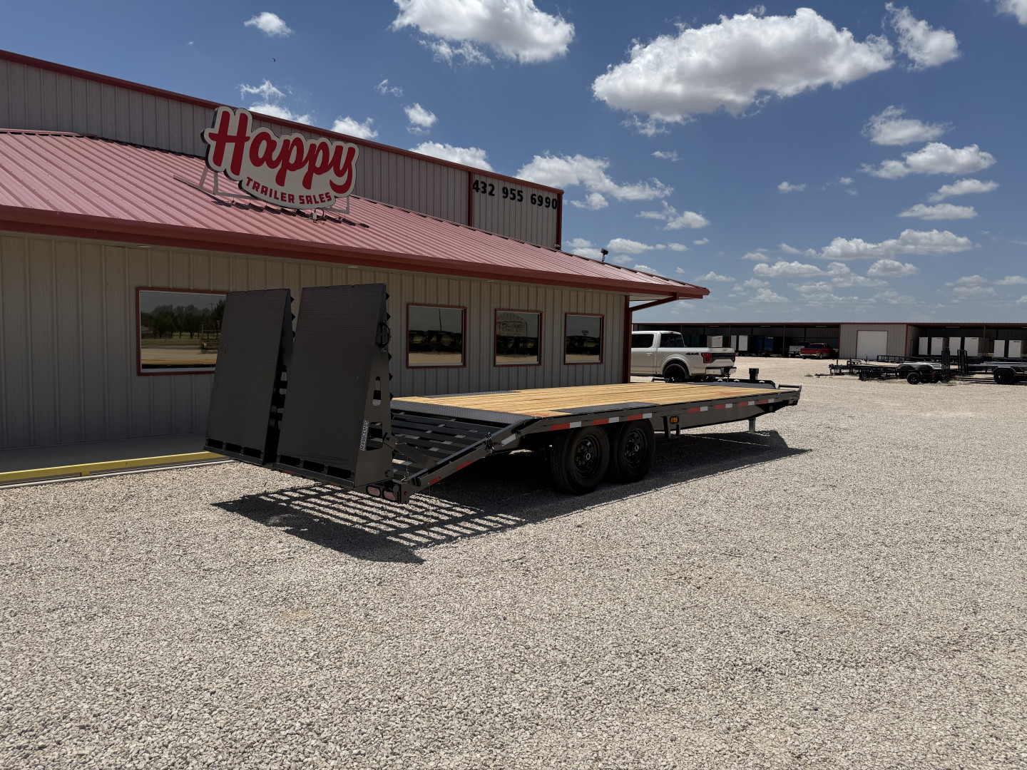 New 2026 Diamond C 102"x24' BP HD Deckover Equipment Trailer - DEC207