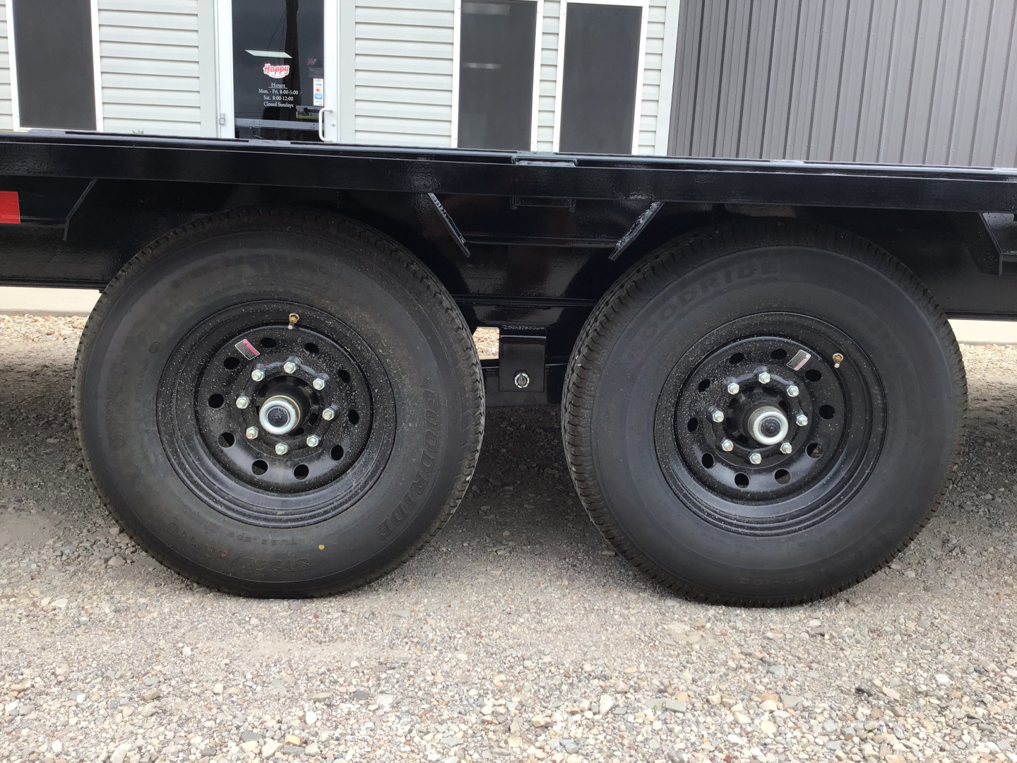New 2026 PJ 102"x30' GN Low-Pro Flatbed w/ Singles - LS