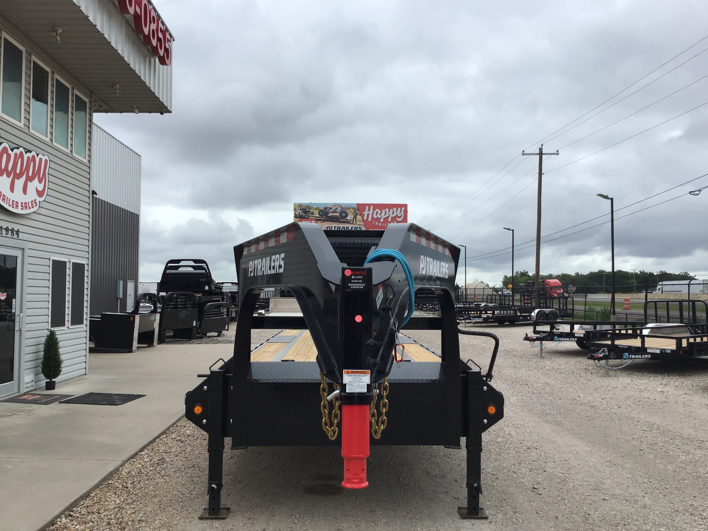 New 2026 PJ 102"x30' GN Low-Pro Flatbed w/ Singles - LS