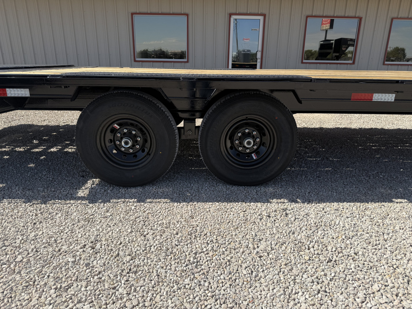 New 2026 PJ 102”x30’ Quest Gooseneck Flatbed w/ Singles – LQ