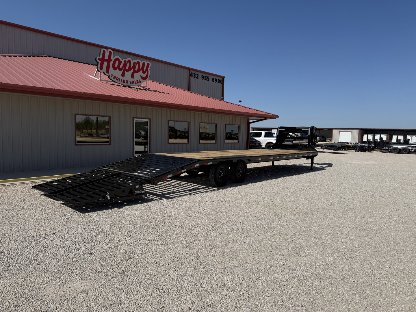 New 2026 PJ 102”x30’ Quest Gooseneck Flatbed w/ Singles – LQ