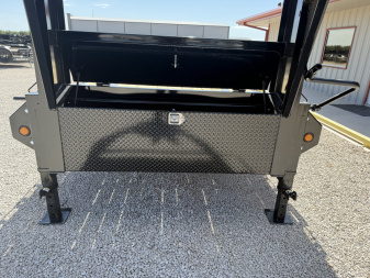 New 2026 PJ 102”x30’ Quest Gooseneck Flatbed w/ Singles – LQ