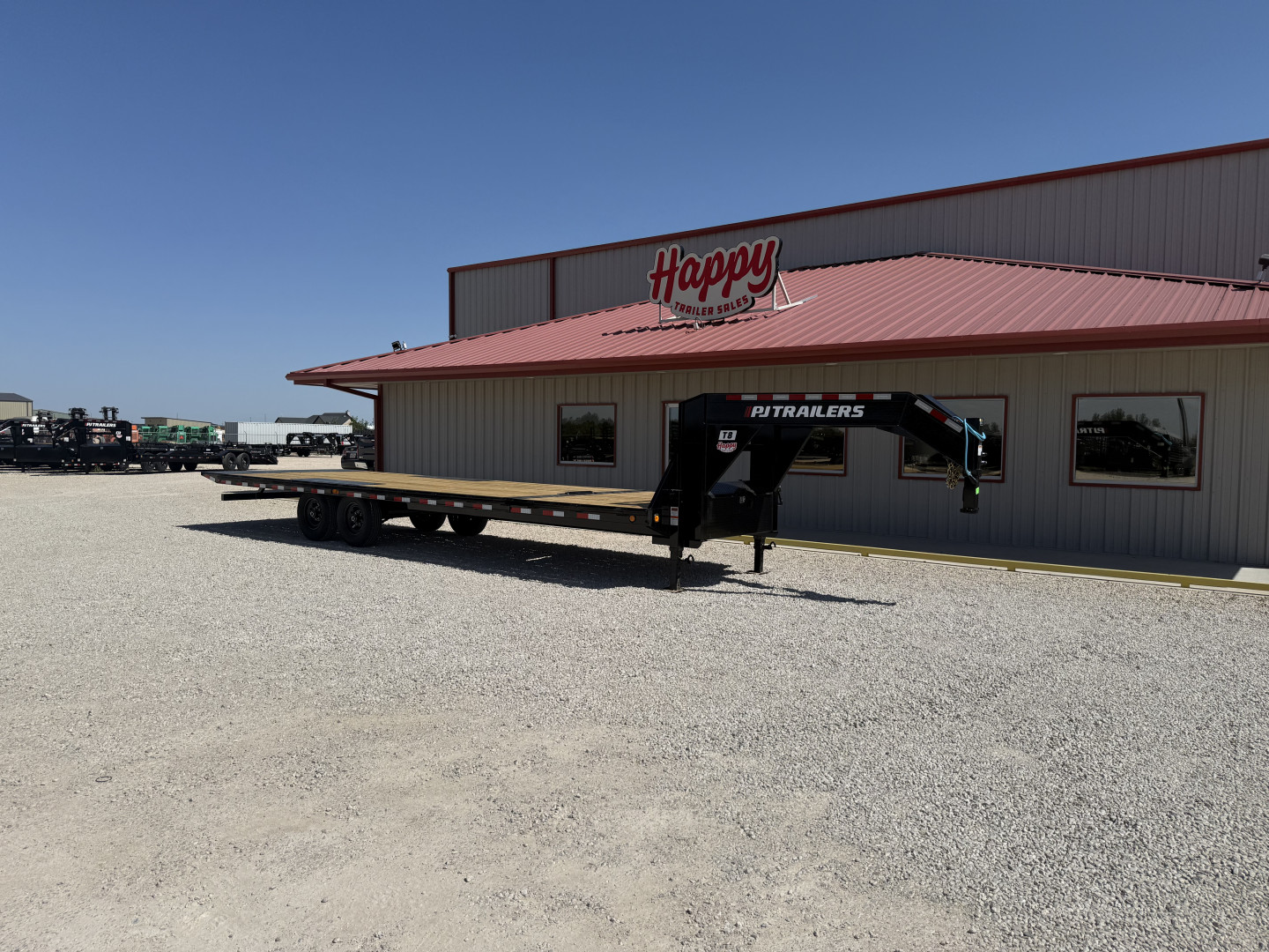 New 2025 PJ 102"x28' Gooseneck Deckover Hydraulic Tilt Trailer – T8