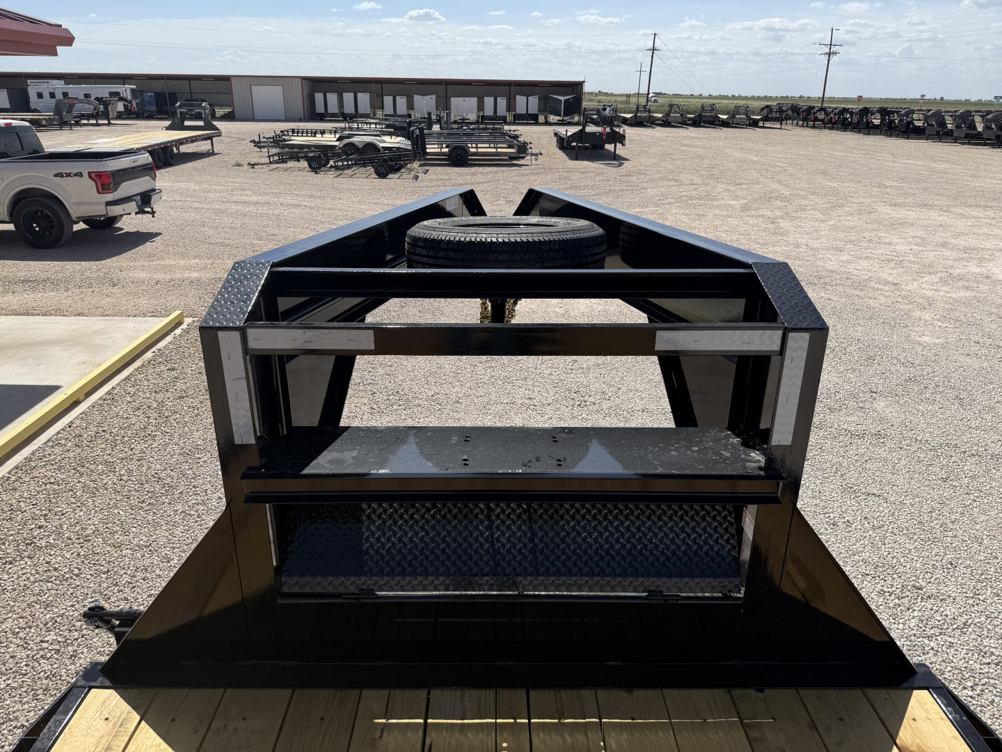 New 2025 PJ 102"x28' Gooseneck Deckover Hydraulic Tilt Trailer – T8