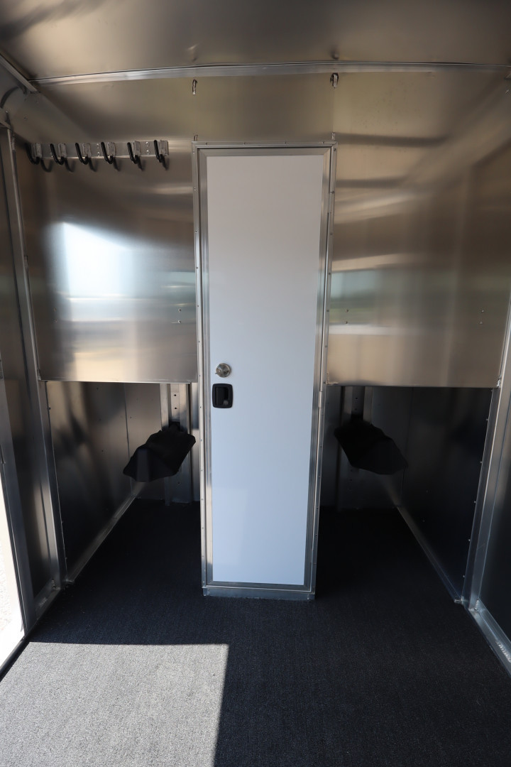 New 2025 Featherlite Trailers 2 Horse BP Trailer