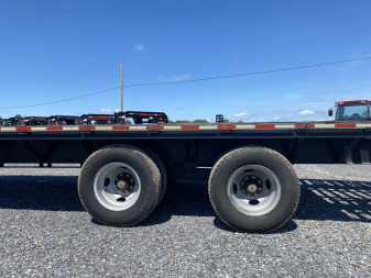 Used 2011 Barlow 102"x25' 20k Flatbed Trailer