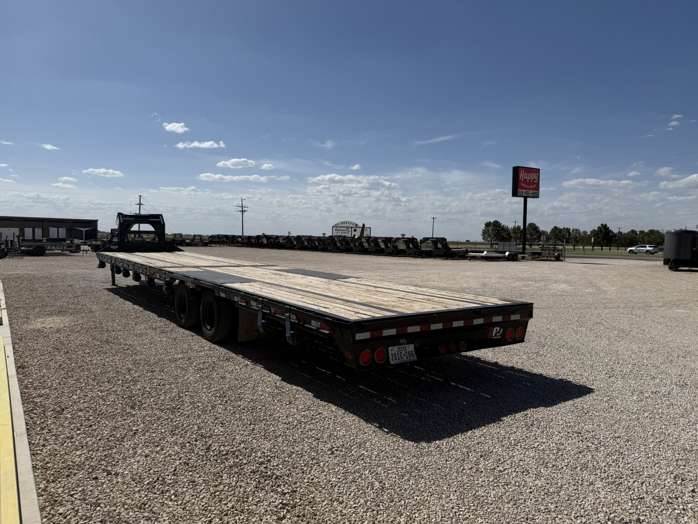 Used PJ Trailers 102"x40' Low Pro Flatdeck w/ Duals- LD
