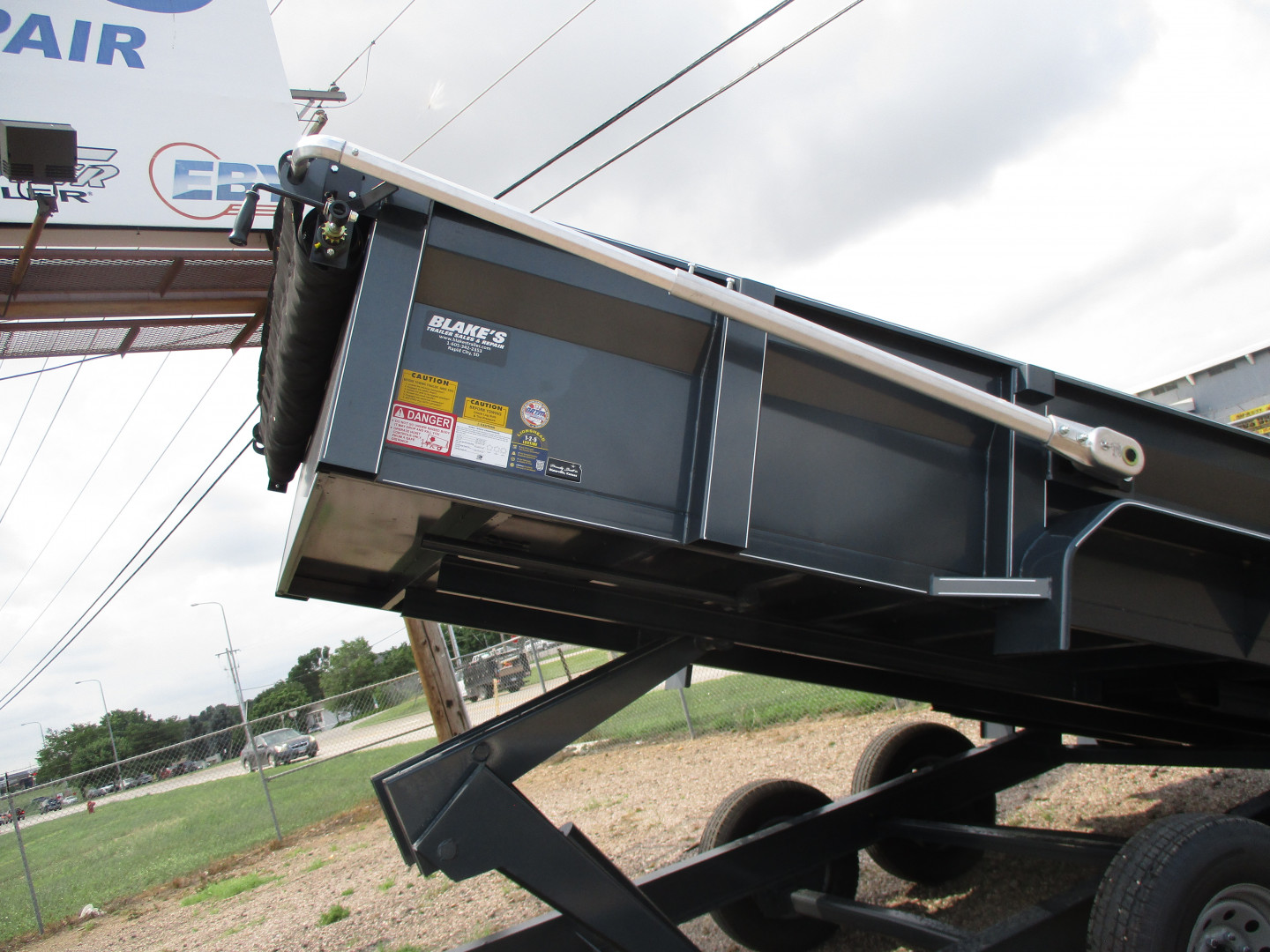 New 2025 Titan Trailer Dump Trailer 82 X 14