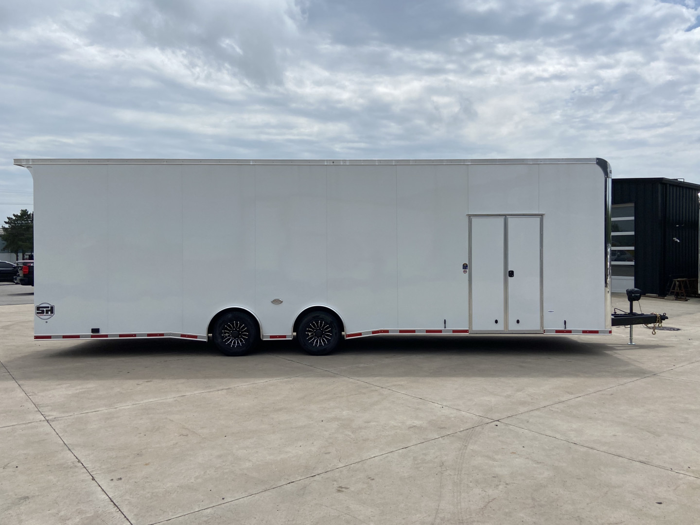 New United Trailers 32' Super Hauler