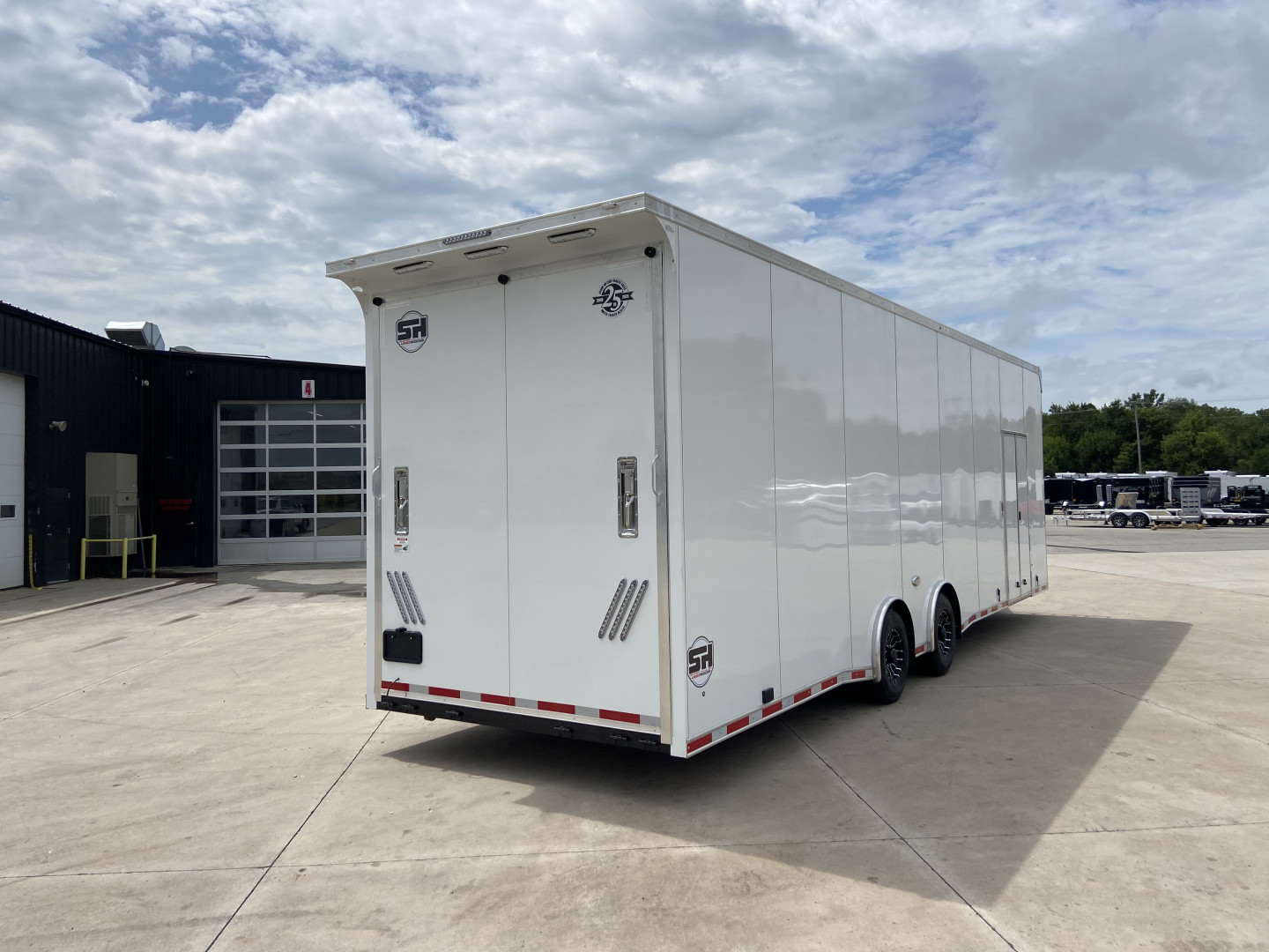 New United Trailers 32' Super Hauler