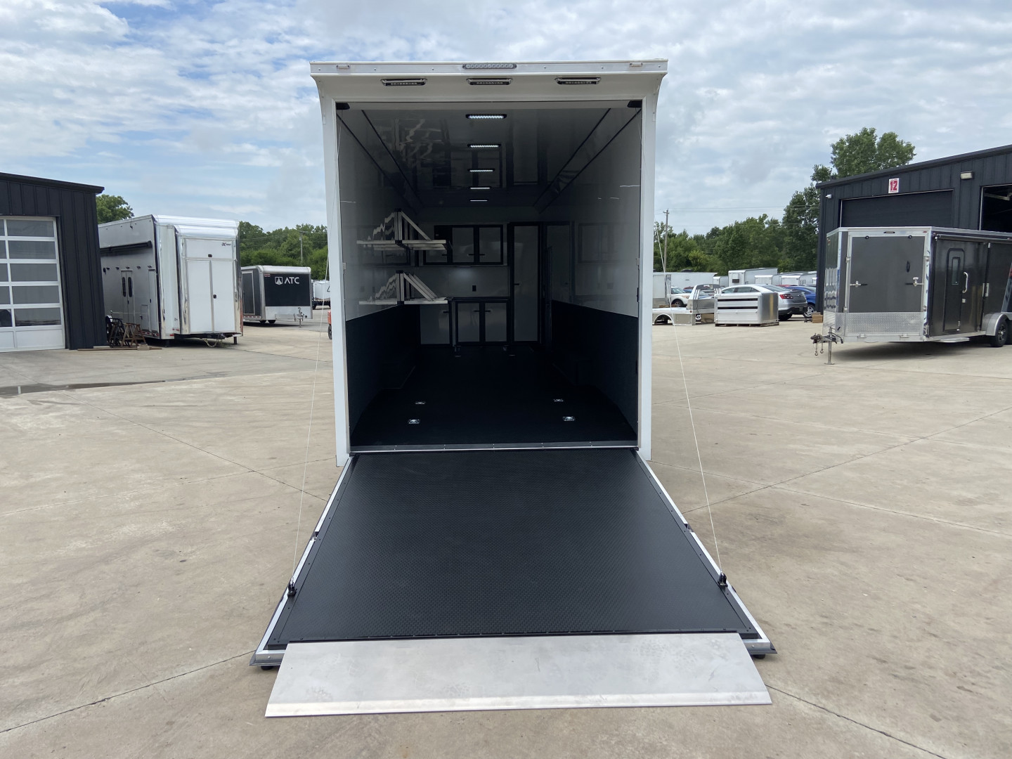 New United Trailers 32' Super Hauler