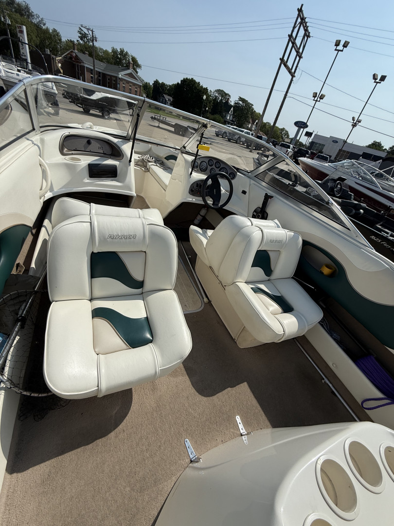 Used 1998 Rinker 185 Bay Boat