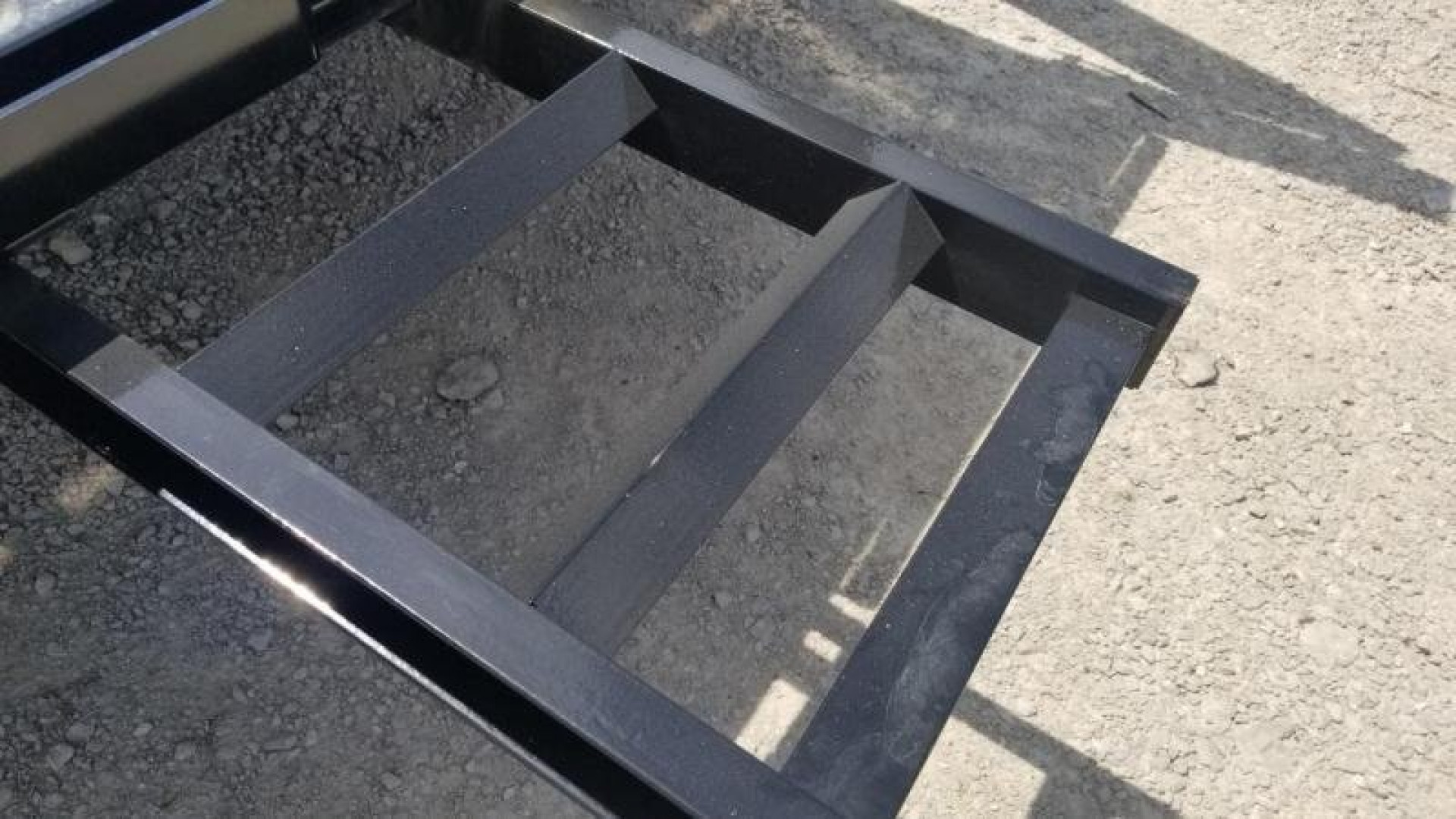 New 2025 Sure-Trac 82x14 Gooseneck Telescopic Dump Trailer 14k