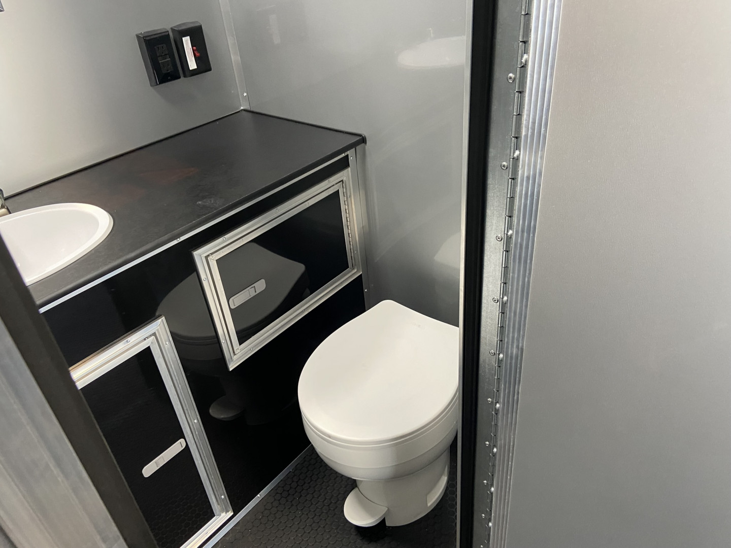 New Vintage 53' Bathroom Package