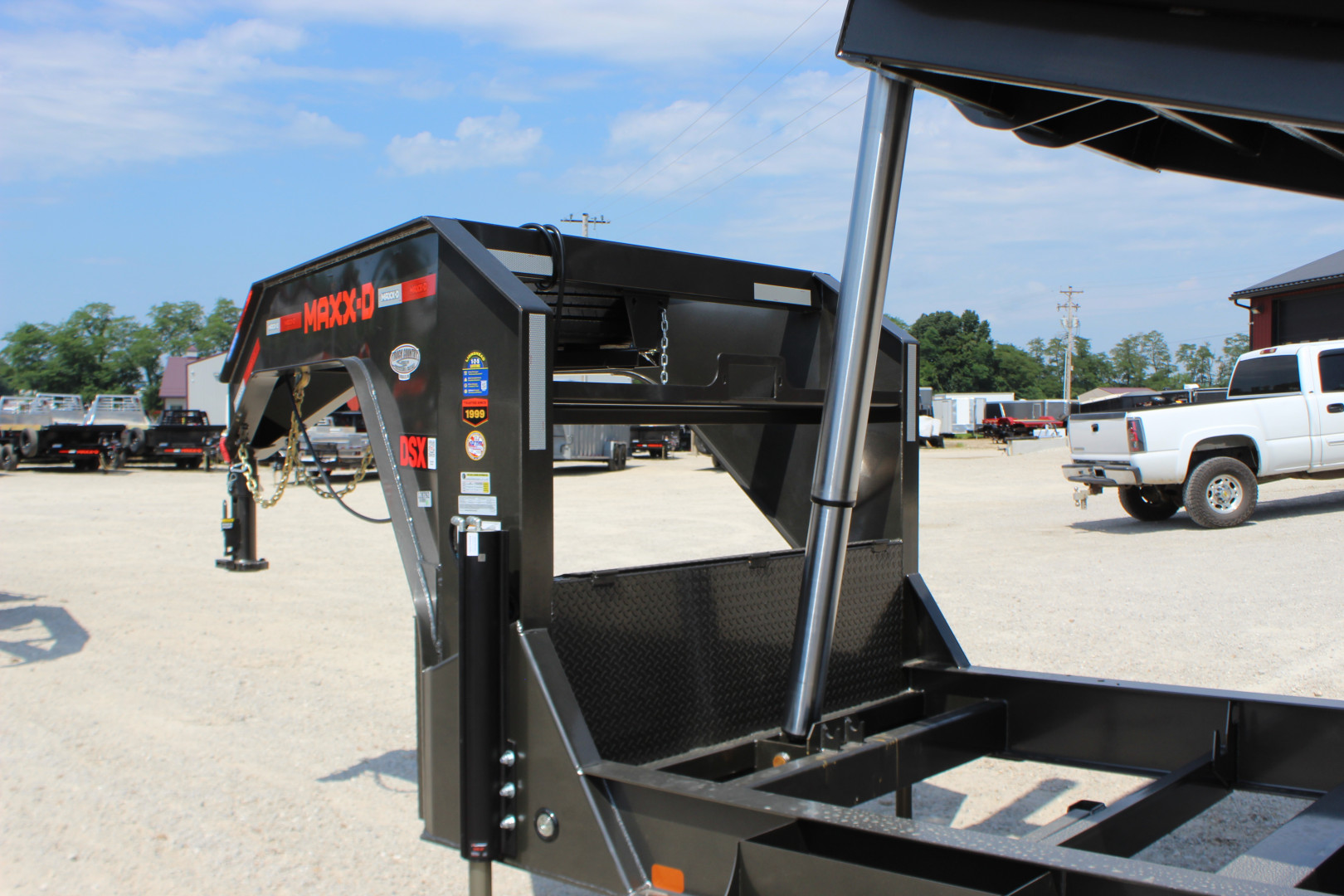 New 2026 MAXX-D DSX 20' Gooseneck Dump Trailer