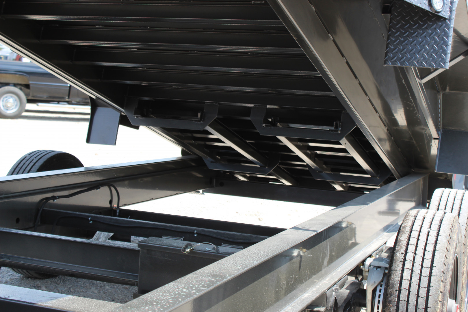 New 2026 MAXX-D DSX 20' Gooseneck Dump Trailer