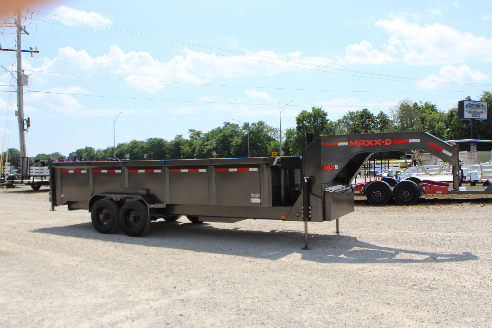 New 2026 MAXX-D DSX 20' Gooseneck Dump Trailer