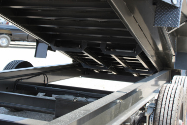 New 2026 MAXX-D DSX 20' Gooseneck Dump Trailer