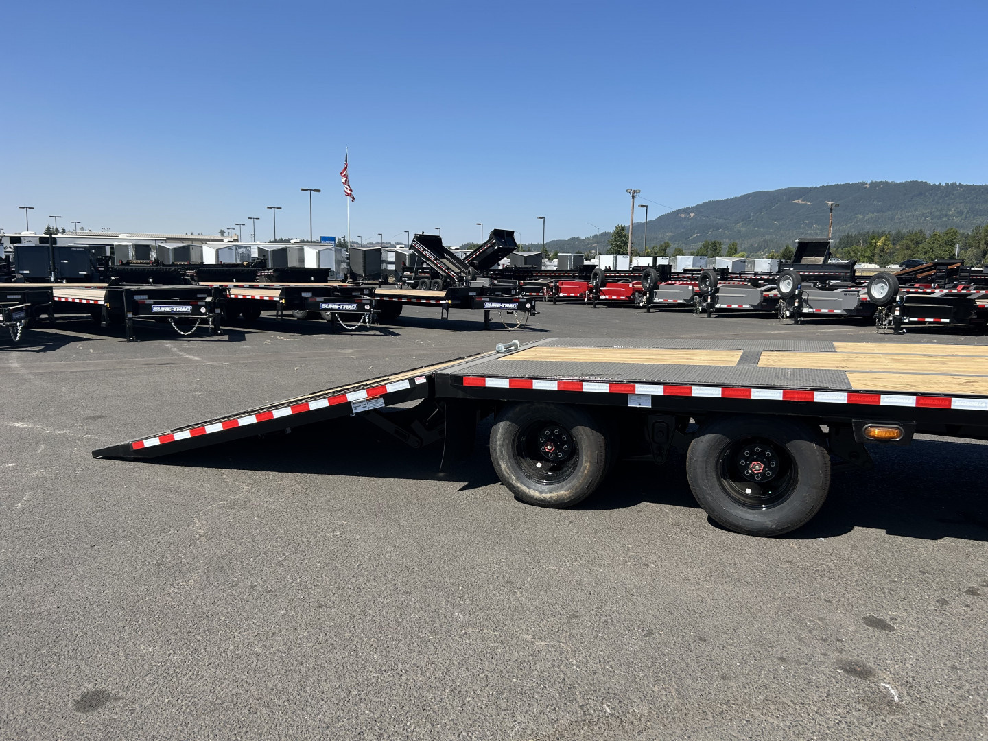New 2025 Midsota 8.5x36 Gooseneck Deckover W/Power Tail 25.9K GVWR