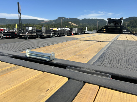New 2025 Midsota 8.5x36 Gooseneck Deckover W/Power Tail 25.9K GVWR