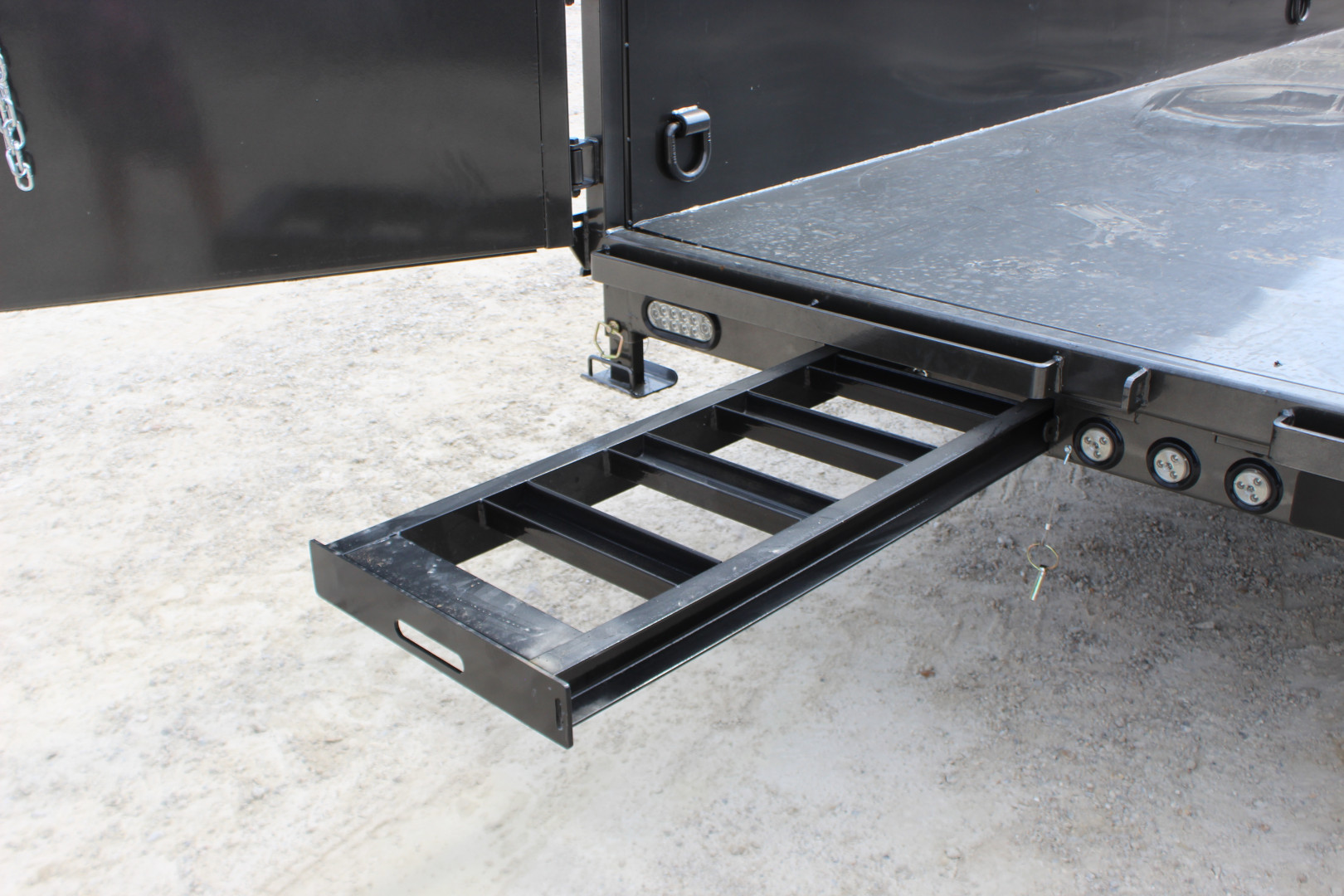 New 2026 MAXX-D DSX 20' Gooseneck Dump Trailer