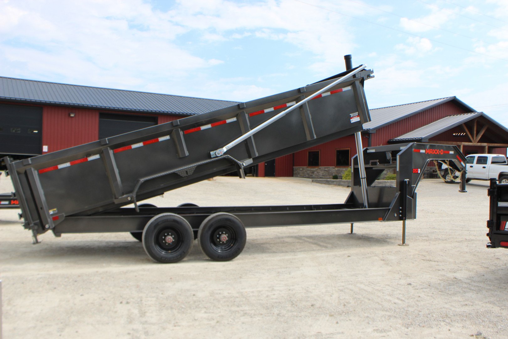 New 2026 MAXX-D DSX 20' Gooseneck Dump Trailer