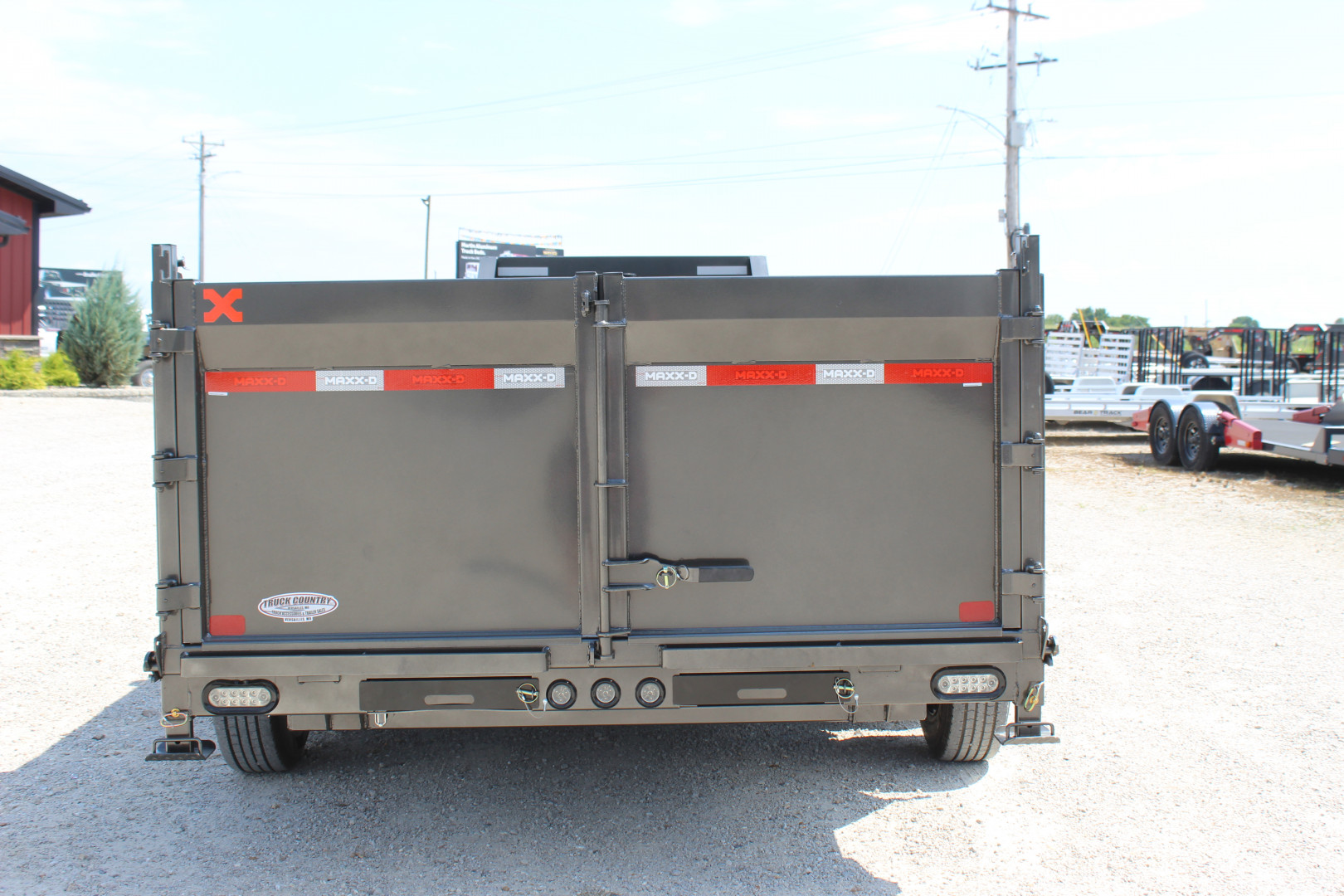 New 2026 MAXX-D DSX 16' Gooseneck Dump Trailer