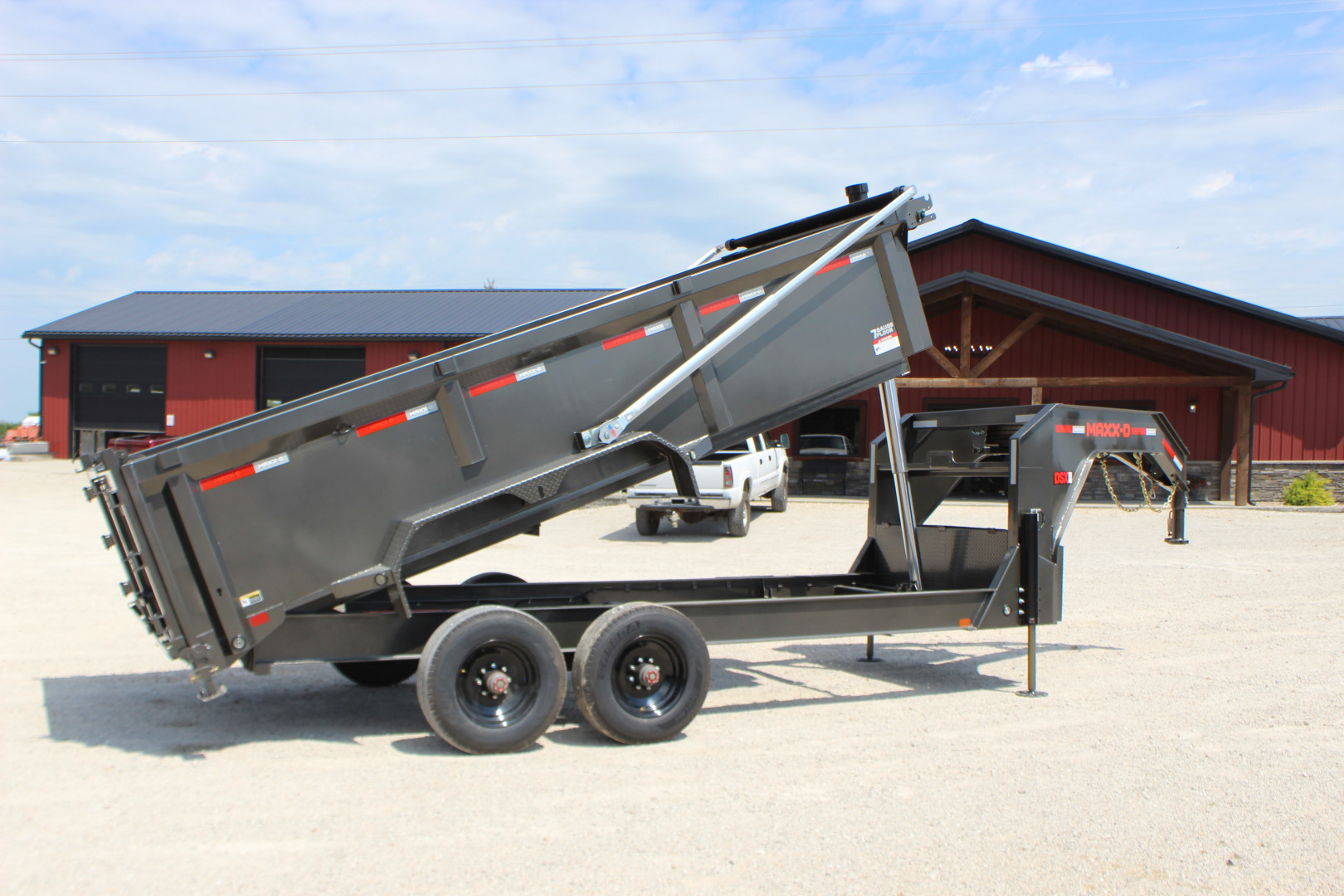 New 2026 MAXX-D DSX 16' Gooseneck Dump Trailer