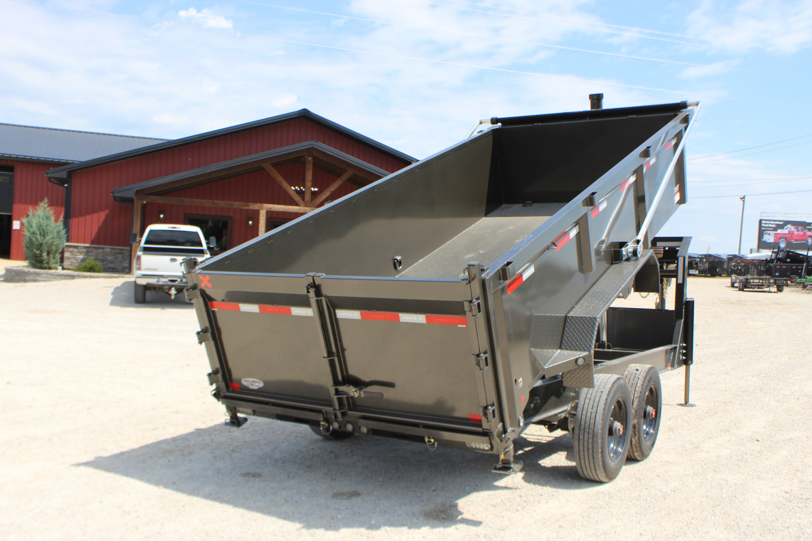 New 2026 MAXX-D DSX 16' Gooseneck Dump Trailer