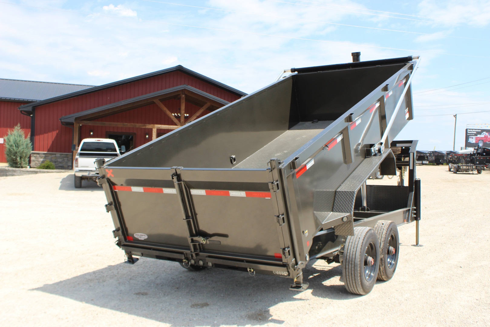 New 2026 MAXX-D DSX 16' Gooseneck Dump Trailer