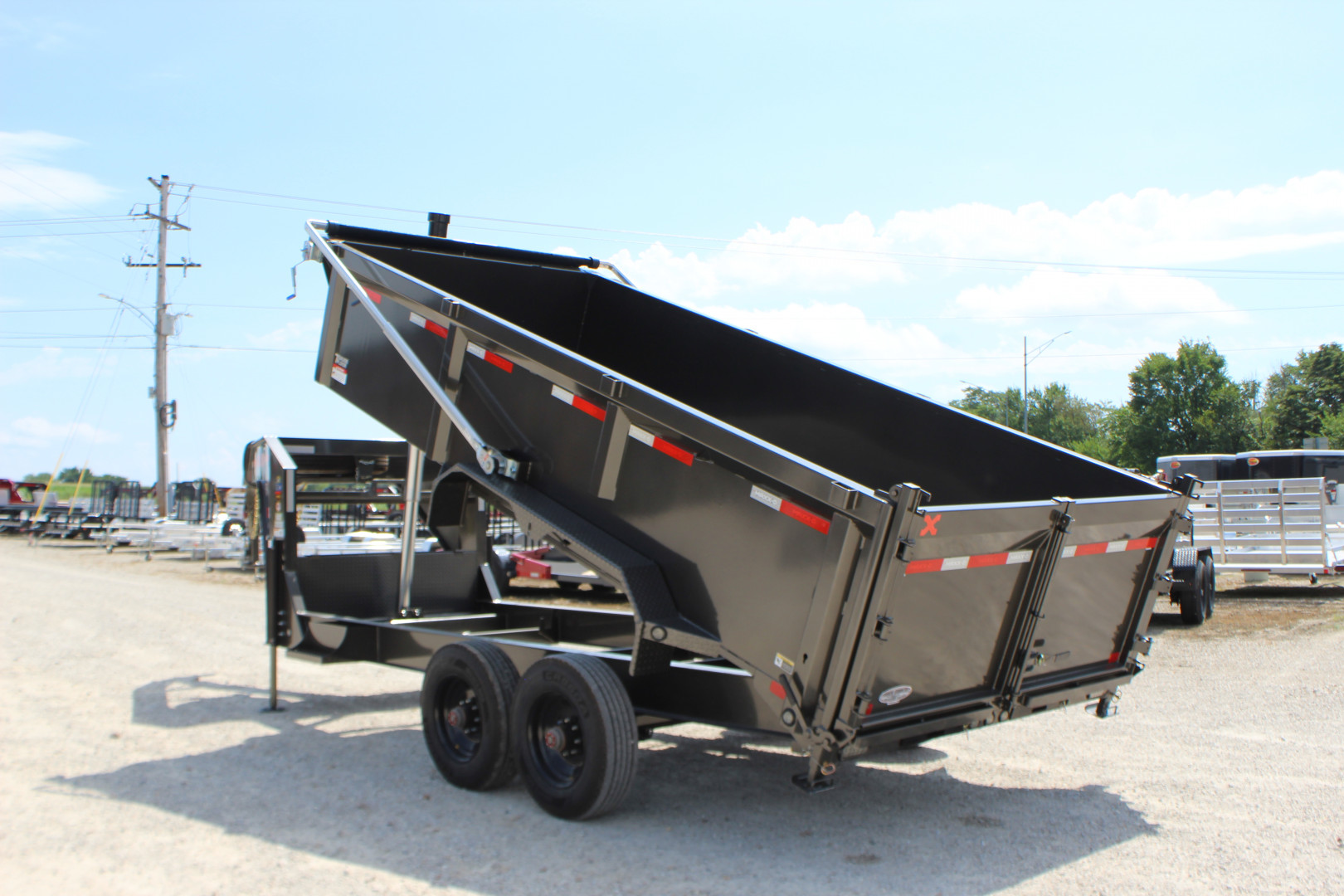 New 2026 MAXX-D DSX 16' Gooseneck Dump Trailer