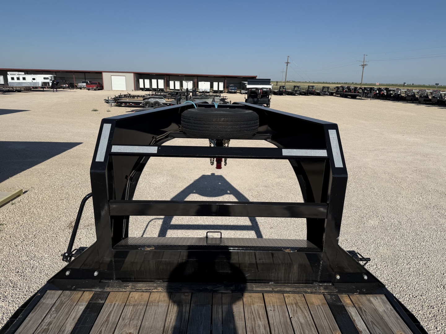 Used 2025 PJ 102"x30' GN Low Pro Flatbed w/ Singles - LS