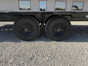 Used 2025 PJ 102"x30' GN Low Pro Flatbed w/ Singles - LS