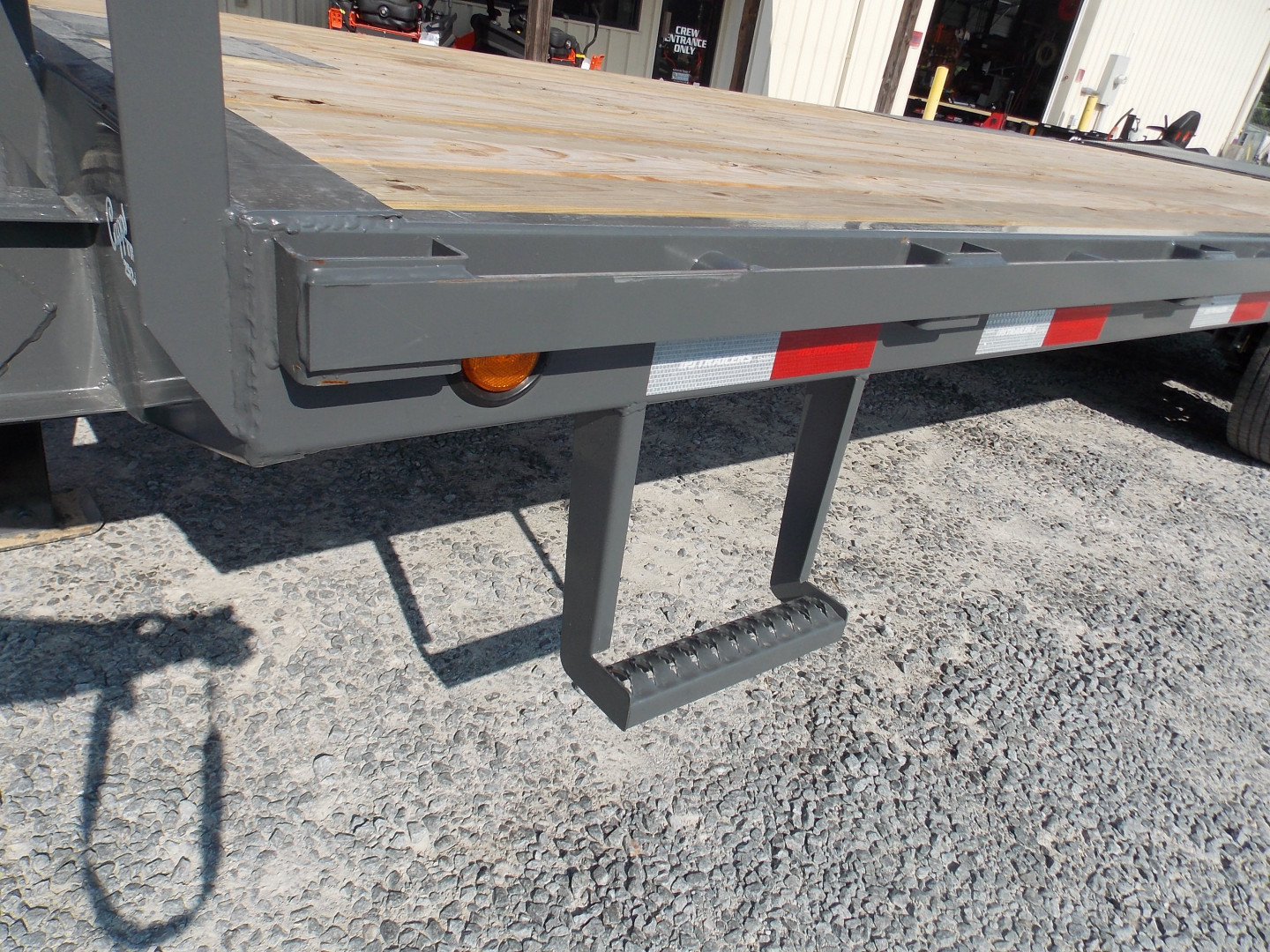 New 2026 PJ Trailers F8J2282BSY6-JA5-MSBS-SP18-WN01 16K Deckover Trailer