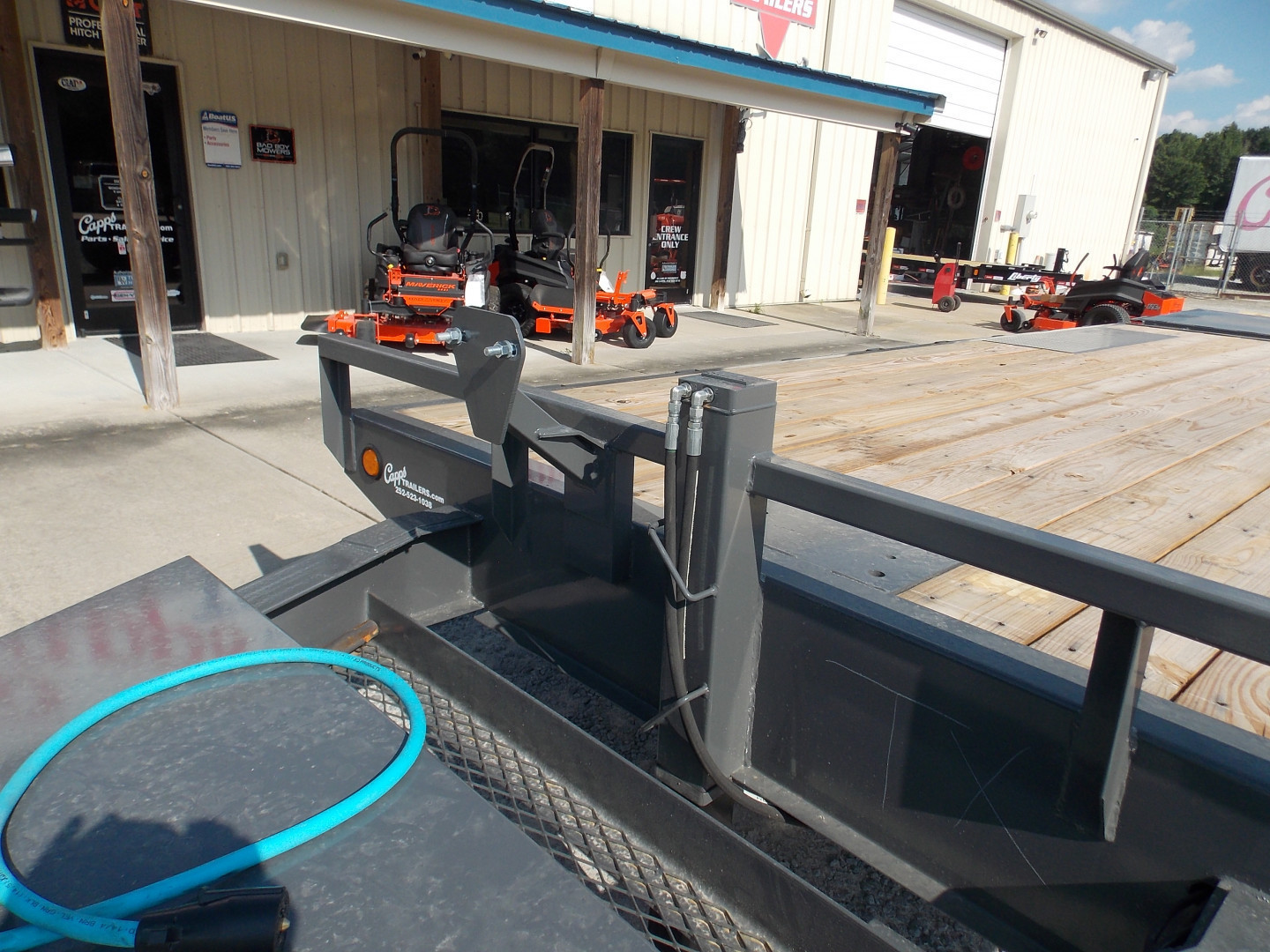 New 2026 PJ Trailers F8J2282BSY6-JA5-MSBS-SP18-WN01 16K Deckover Trailer